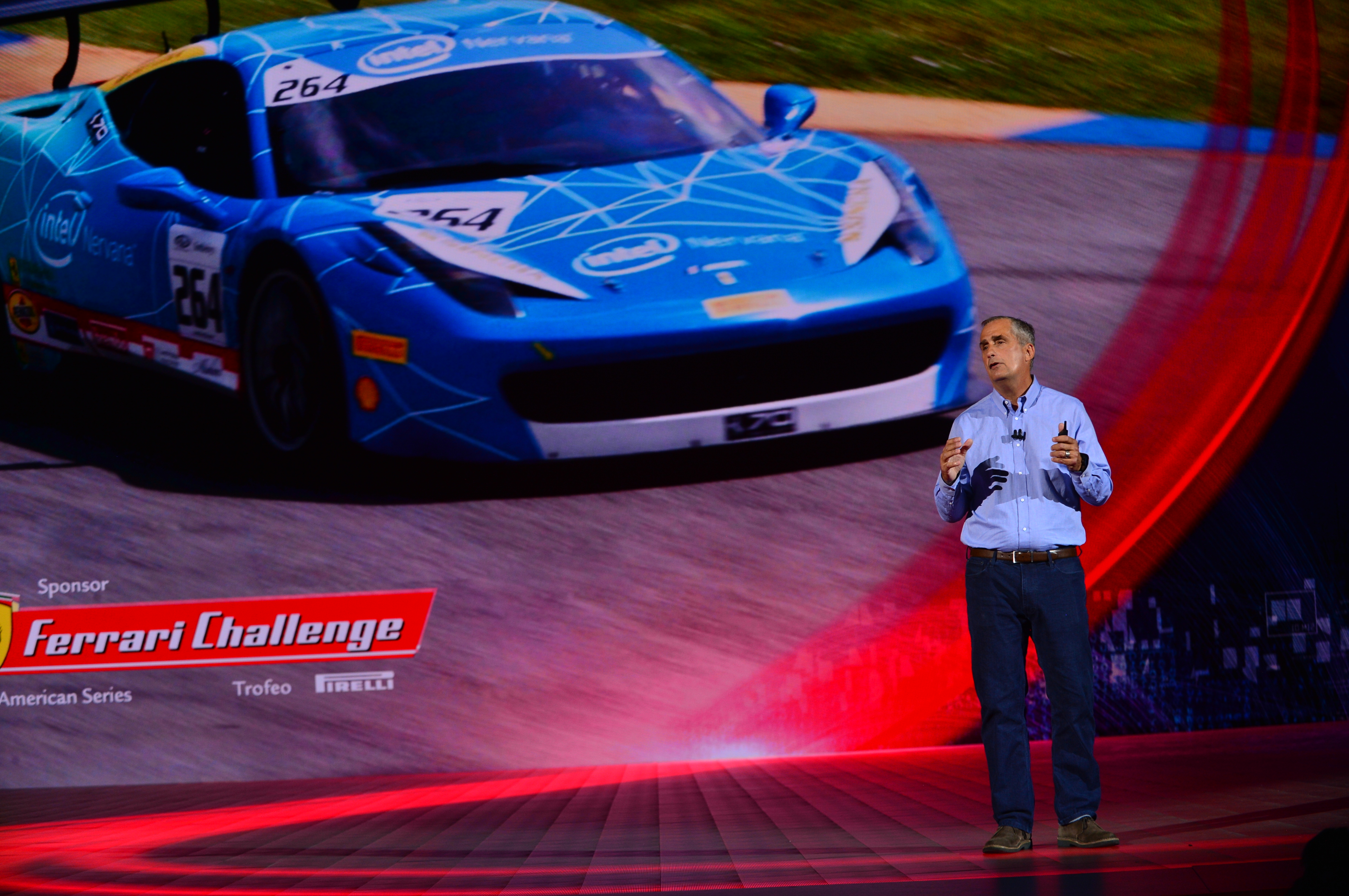 Brian Krzanich, CEO di Intel annuncia una partnership di tre anni con Ferrari North America