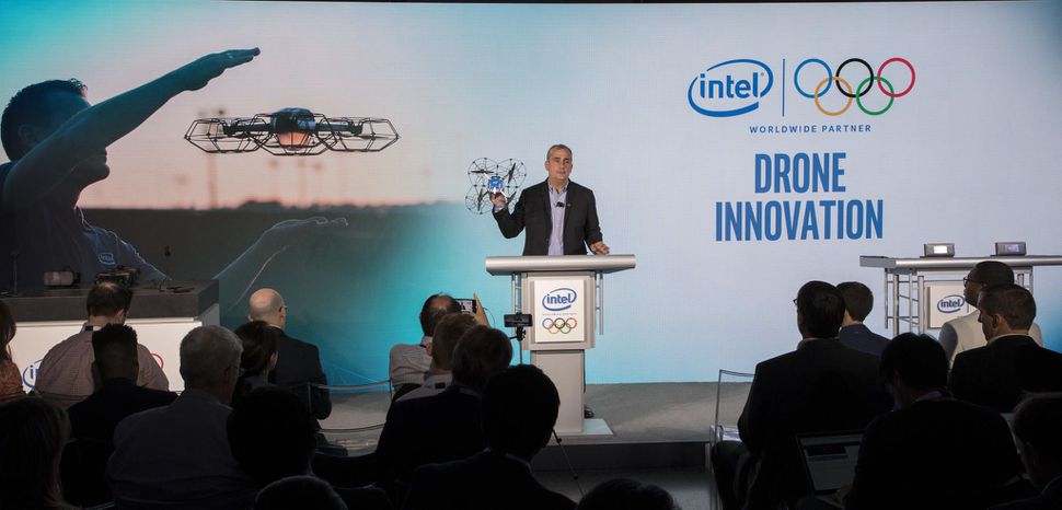 Brian Krzanich, Ceo di Intel, presenta la strategia sui droni ai Giochi Olimpici 2018