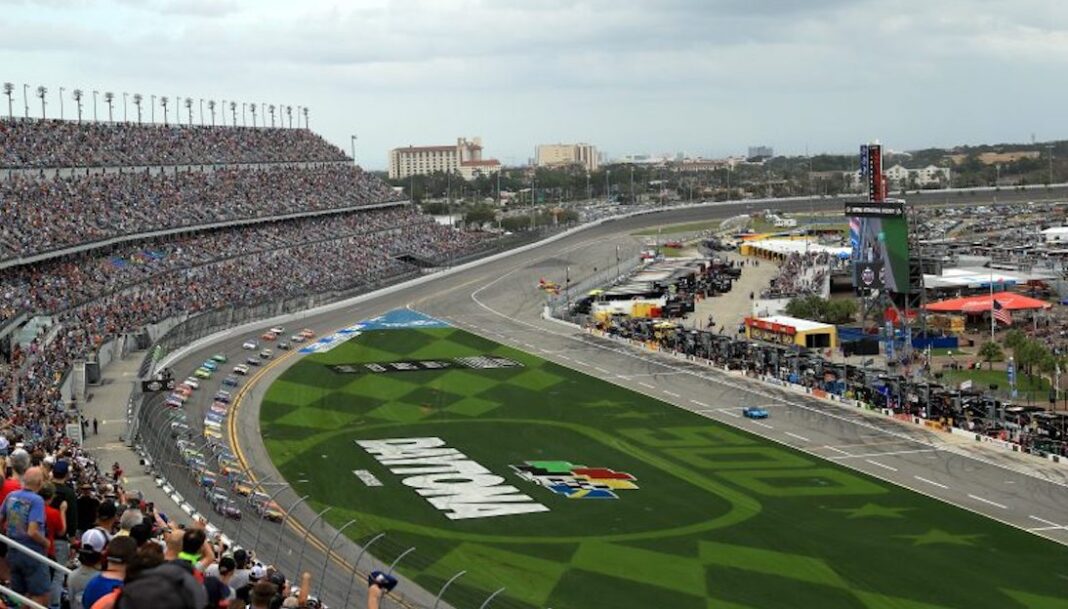 Extreme Networks Wifi 6 Nascar Daytona