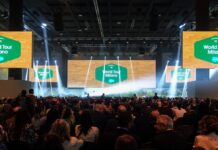 Apertura Salesforce World Tour
