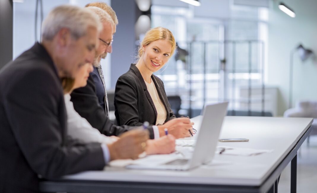 Apertura Vertical PA Immagine di freepik