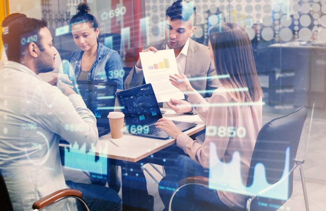 Competizione con la GenAIImmagine di freepik