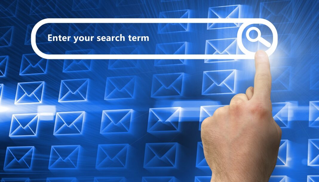 Hand pointing to search bar against blue background Gmail e Gemini Immagine di creativeart su Freepik