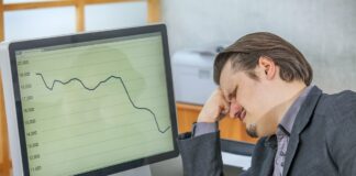 Andamento mercato pc Immagine di wirestock su Freepik