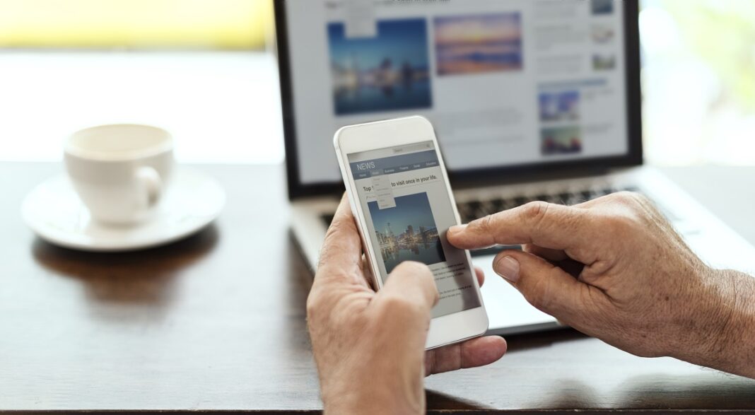 Informazione digitale online AgcomImmagine di rawpixel.com su Freepik