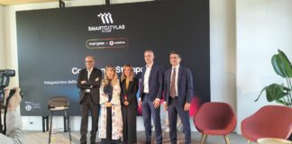 Marco Pennarola, Head of Ceo Office, Investor Relations & Business Insights di Fastweb + Vodafone; Layla Pavone, Coordinatrice del board per l'innovazione tecnologica e la trasformazione digitale del Comune di Milano; Lucia Scopelliti, Direttrice DP Economia Urbana Moda e Design del Comune di Milano; Alessandro Magnino, Chief Strategy & Transformation Officer di Fastweb + Vodafone e Luca Chiodaroli, Digital Innovation Partner di PwC Italia