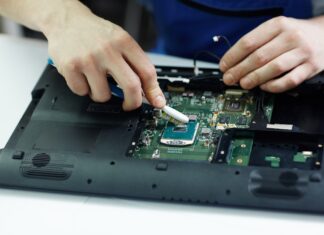 Il diritto alla riparazione ora è in vigore, cosa cambia Diritto alla riparazione Immagine di pressfoto su Magnific
